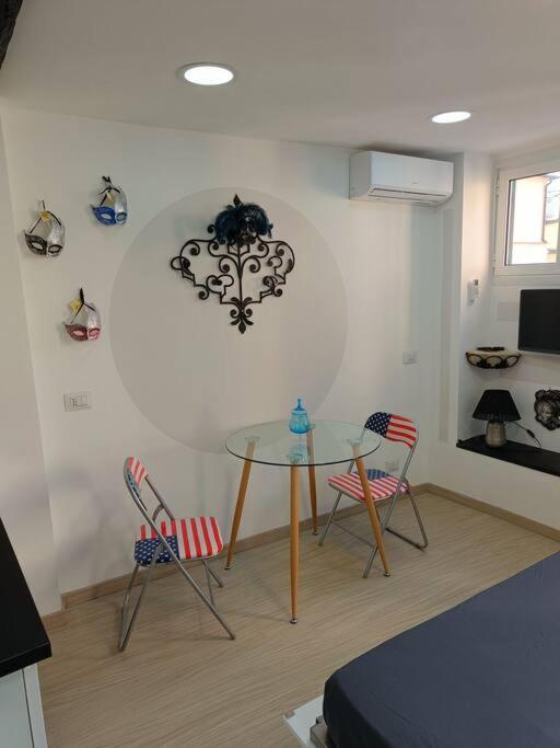Le Maschere Di Palazzo Rosso. Apartman Genova Kültér fotó